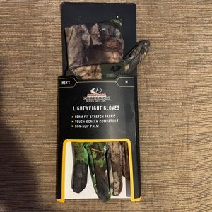 Brand new Mossy Oak men’s camo gloves